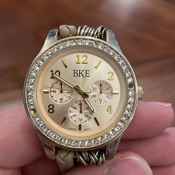 Wrap-Around Watch - Picture 3 of 3